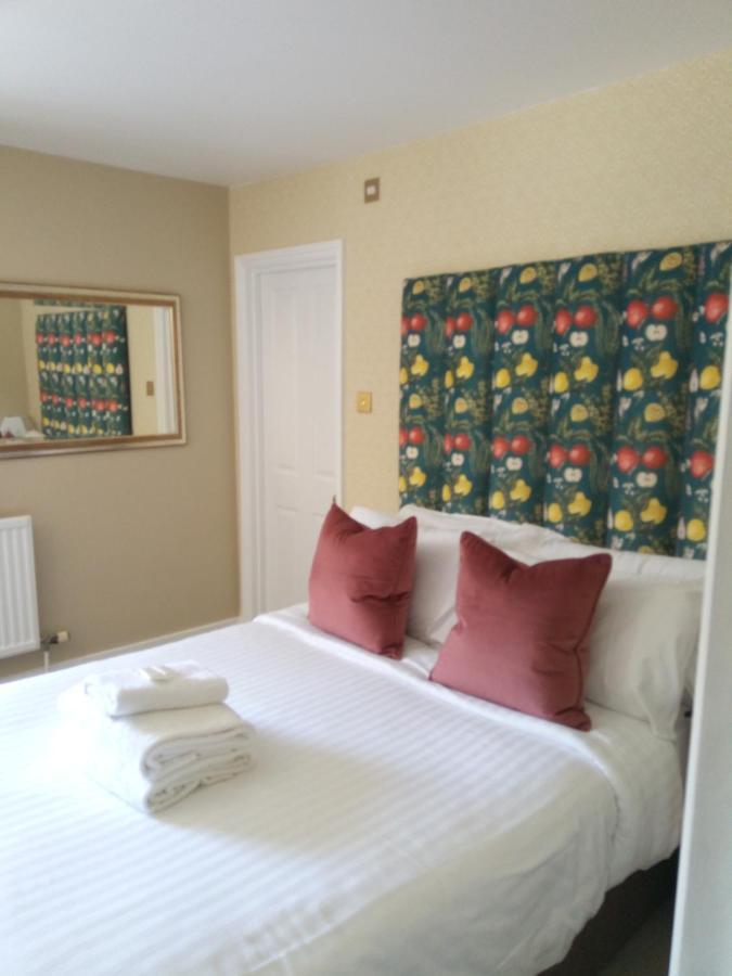 Mulberry House * Ongar